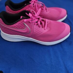 NEW Youth Girls Running NIKE SNEAKERS
